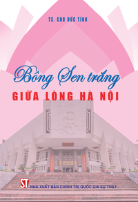 Bông sen trắng giữa lòng Hà Nội